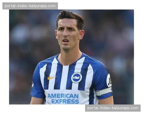 布莱顿中卫邓克已触发一年续约选项，后防核心得以留队